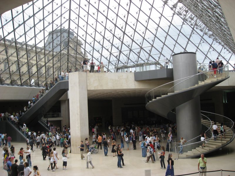 El-Museo-del-Louvre-imagenes